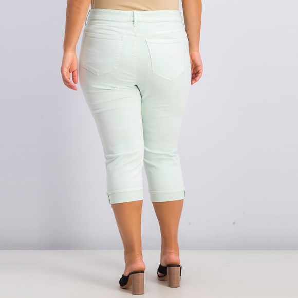 Marilyn Straight Crop Jeans
With Cuffs - Picture 2 of 7